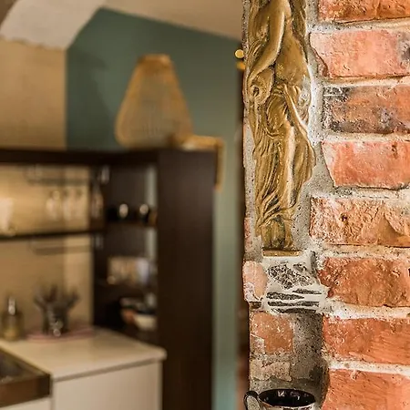 Quiet And Cosy In Old Town *