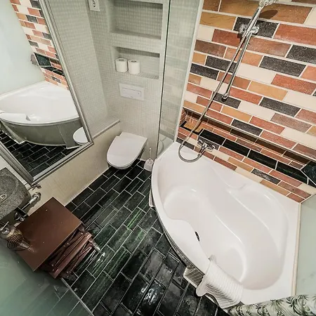 Quiet And Cosy In Old Town Apartment